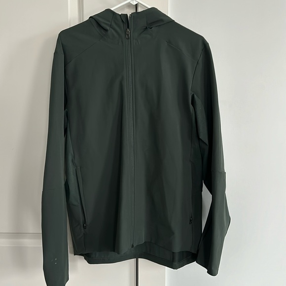 Lululemon windbreaker - Picture 1 of 1
